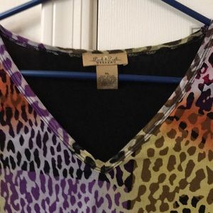 V neck pullover with 3/4 sleeves